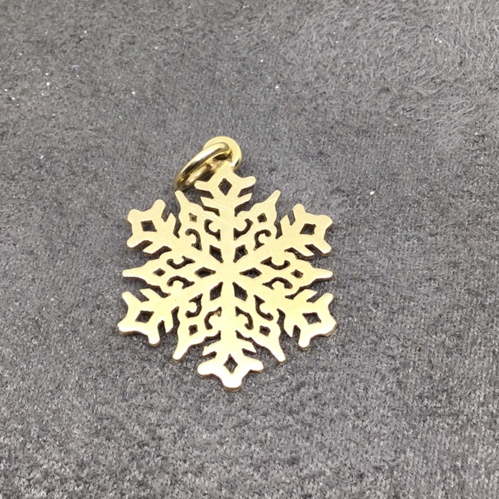 SUPER RARE Retired 14k James Avery Snowflake